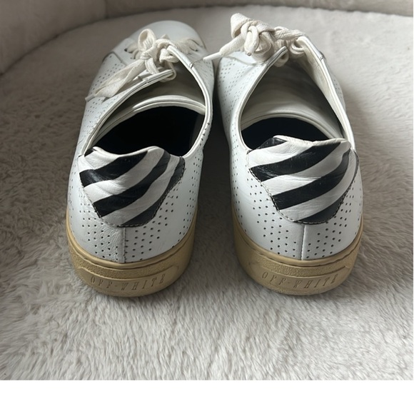 Authentic OFF-WHITE "Blue Collar" Perforated Stripe
Sneaker Sz 40 - Picture 6 of 7